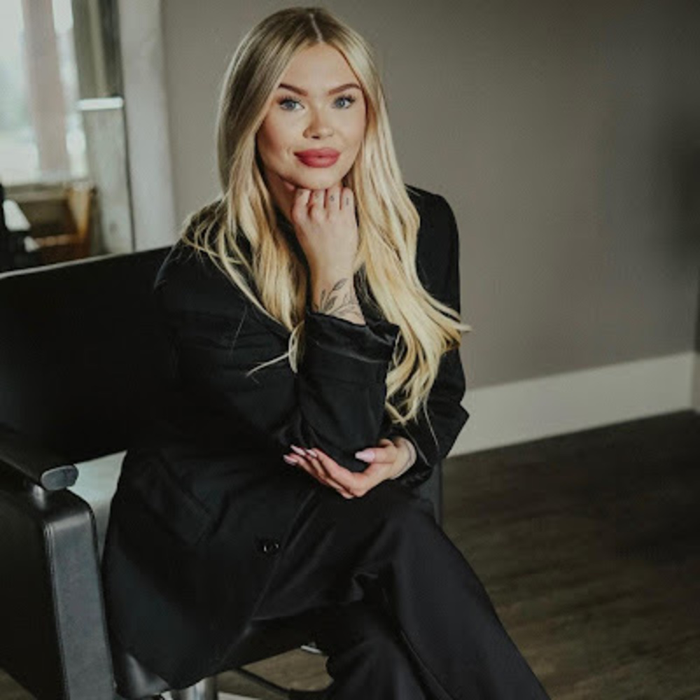 Meet your Posher, Mya